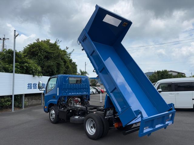 デュトロ 　ダンプ２．９トン　４ＷＤ　５ＭＴ　全低床　エンジンＮ０４Ｃ　４ナンバー　電動格納ミラー　オートライト　ＥＳＣ　荷台内寸長３０５幅１６０高３７　高床前８０後８６　タイヤ２０５／７５Ｒ１６（20枚目）