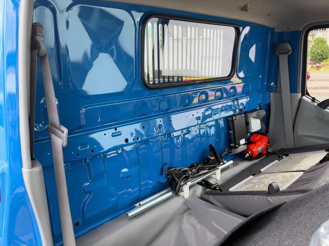 デュトロ 　ダンプ２．９トン　４ＷＤ　５ＭＴ　全低床　エンジンＮ０４Ｃ　４ナンバー　電動格納ミラー　オートライト　ＥＳＣ　荷台内寸長３０５幅１６０高３７　高床前８０後８６　タイヤ２０５／７５Ｒ１６（29枚目）