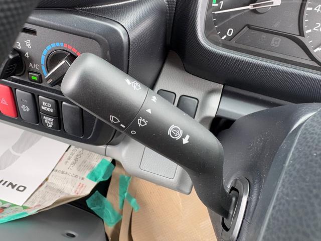 デュトロ 　ダンプ２．９トン　４ＷＤ　５ＭＴ　全低床　エンジンＮ０４Ｃ　４ナンバー　電動格納ミラー　オートライト　ＥＳＣ　荷台内寸長３０５幅１６０高３７　高床前８０後８６　タイヤ２０５／７５Ｒ１６（31枚目）
