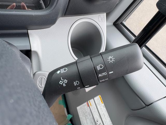 デュトロ 　ダンプ２．９トン　４ＷＤ　５ＭＴ　全低床　エンジンＮ０４Ｃ　４ナンバー　電動格納ミラー　オートライト　ＥＳＣ　荷台内寸長３０５幅１６０高３７　高床前８０後８６　タイヤ２０５／７５Ｒ１６（32枚目）