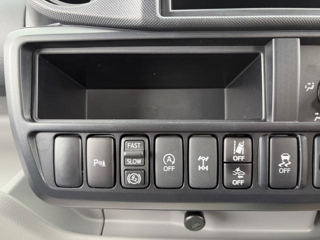 デュトロ 　ダンプ２．９トン　４ＷＤ　５ＭＴ　全低床　エンジンＮ０４Ｃ　４ナンバー　電動格納ミラー　オートライト　ＥＳＣ　荷台内寸長３０５幅１６０高３７　高床前８０後８６　タイヤ２０５／７５Ｒ１６（39枚目）