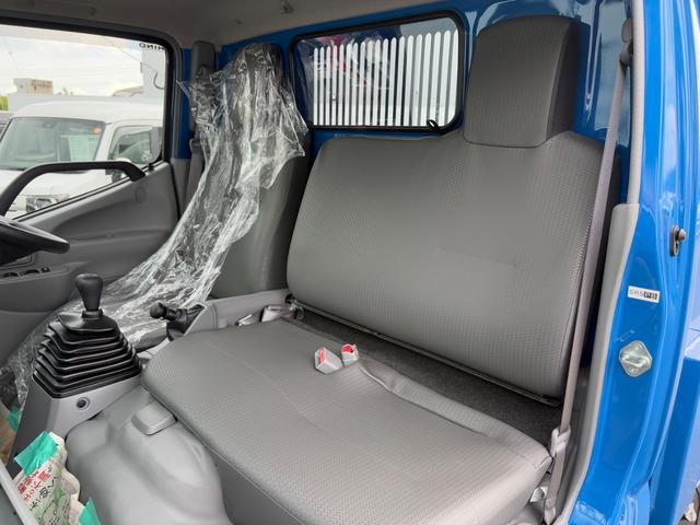 デュトロ 　ダンプ２．９トン　４ＷＤ　５ＭＴ　全低床　エンジンＮ０４Ｃ　４ナンバー　電動格納ミラー　オートライト　ＥＳＣ　荷台内寸長３０５幅１６０高３７　高床前８０後８６　タイヤ２０５／７５Ｒ１６（45枚目）