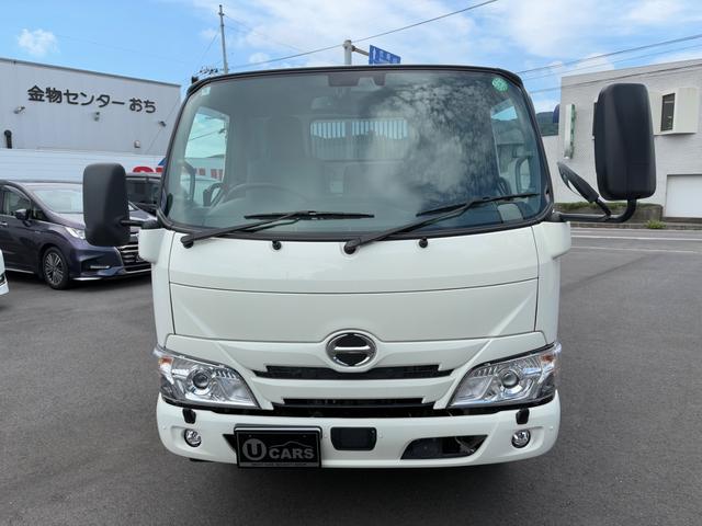 デュトロ 全低床強化ダンプ　ダンプ　４ＷＤ　５ＭＴ　２．９トン　衝突被害軽減システム　バックカメラ　電動格納ミラー　ＥＳＣ　積載量２９００ｋｇ　荷台内寸長３０５幅１６０高３７　高床前８０後８６　タイヤ２０５／７５Ｒ１６（4枚目）