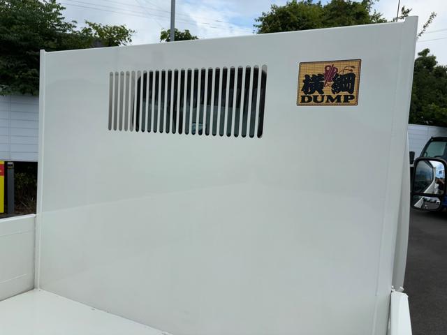デュトロ 全低床強化ダンプ　ダンプ　４ＷＤ　５ＭＴ　２．９トン　衝突被害軽減システム　バックカメラ　電動格納ミラー　ＥＳＣ　積載量２９００ｋｇ　荷台内寸長３０５幅１６０高３７　高床前８０後８６　タイヤ２０５／７５Ｒ１６（14枚目）