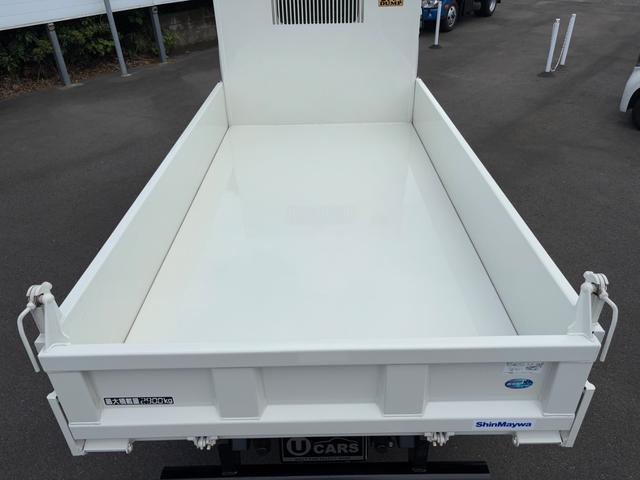 デュトロ 全低床強化ダンプ　ダンプ　４ＷＤ　５ＭＴ　２．９トン　衝突被害軽減システム　バックカメラ　電動格納ミラー　ＥＳＣ　積載量２９００ｋｇ　荷台内寸長３０５幅１６０高３７　高床前８０後８６　タイヤ２０５／７５Ｒ１６（16枚目）