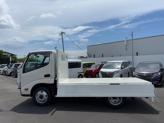 デュトロ 全低床強化ダンプ　ダンプ　４ＷＤ　５ＭＴ　２．９トン　衝突被害軽減システム　バックカメラ　電動格納ミラー　ＥＳＣ　積載量２９００ｋｇ　荷台内寸長３０５幅１６０高３７　高床前８０後８６　タイヤ２０５／７５Ｒ１６（22枚目）