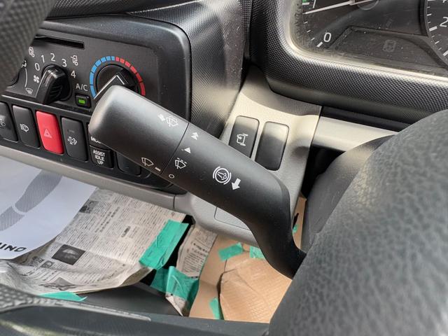 デュトロ 全低床強化ダンプ　ダンプ　４ＷＤ　５ＭＴ　２．９トン　衝突被害軽減システム　バックカメラ　電動格納ミラー　ＥＳＣ　積載量２９００ｋｇ　荷台内寸長３０５幅１６０高３７　高床前８０後８６　タイヤ２０５／７５Ｒ１６（31枚目）