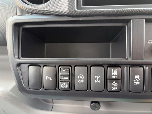 デュトロ 全低床強化ダンプ　ダンプ　４ＷＤ　５ＭＴ　２．９トン　衝突被害軽減システム　バックカメラ　電動格納ミラー　ＥＳＣ　積載量２９００ｋｇ　荷台内寸長３０５幅１６０高３７　高床前８０後８６　タイヤ２０５／７５Ｒ１６（39枚目）