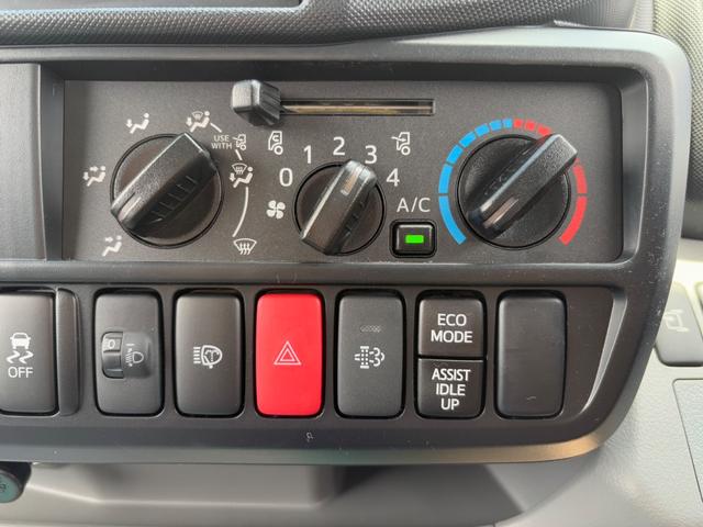 デュトロ 全低床強化ダンプ　ダンプ　４ＷＤ　５ＭＴ　２．９トン　衝突被害軽減システム　バックカメラ　電動格納ミラー　ＥＳＣ　積載量２９００ｋｇ　荷台内寸長３０５幅１６０高３７　高床前８０後８６　タイヤ２０５／７５Ｒ１６（40枚目）