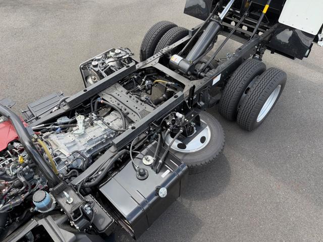 デュトロ 全低床強化ダンプ　ダンプ　４ＷＤ　５ＭＴ　２．９トン　衝突被害軽減システム　バックカメラ　電動格納ミラー　ＥＳＣ　積載量２９００ｋｇ　荷台内寸長３０５幅１６０高３７　高床前８０後８６　タイヤ２０５／７５Ｒ１６（47枚目）