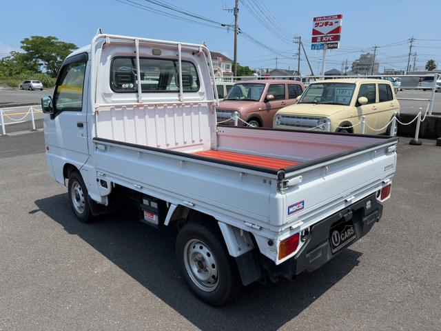 サンバートラック ＴＢ　４ＷＤ　ＭＴ　エアコン　運転席エアバッグ（8枚目）