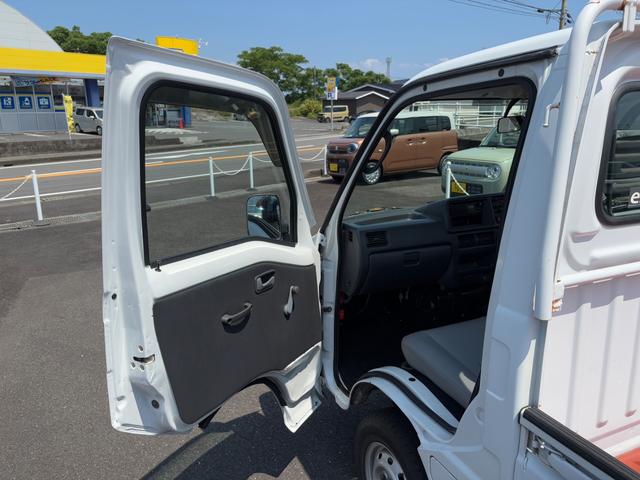 サンバートラック ＴＢ　４ＷＤ　ＭＴ　エアコン　運転席エアバッグ（33枚目）