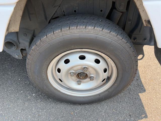 サンバートラック ＴＢ　４ＷＤ　ＭＴ　エアコン　運転席エアバッグ（42枚目）