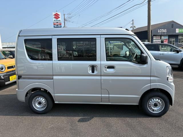 エブリイ ＰＡ　４ＷＤ　ＡＴ　クリアランスソナー　両側スライドドア　アイドリングストップ　オートライト　エアコン　パワーステアリング　運転席エアバッグ　助手席エアバッグ（6枚目）