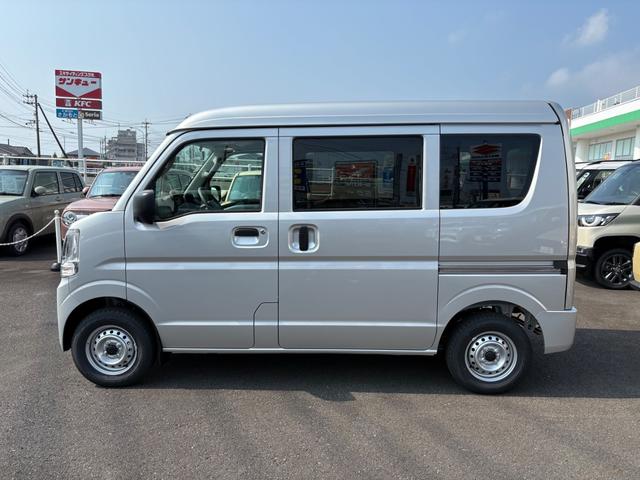 エブリイ ＰＡ　４ＷＤ　ＡＴ　クリアランスソナー　両側スライドドア　アイドリングストップ　オートライト　エアコン　パワーステアリング　運転席エアバッグ　助手席エアバッグ（9枚目）