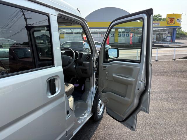 エブリイ ＰＡ　４ＷＤ　ＡＴ　クリアランスソナー　両側スライドドア　アイドリングストップ　オートライト　エアコン　パワーステアリング　運転席エアバッグ　助手席エアバッグ（13枚目）