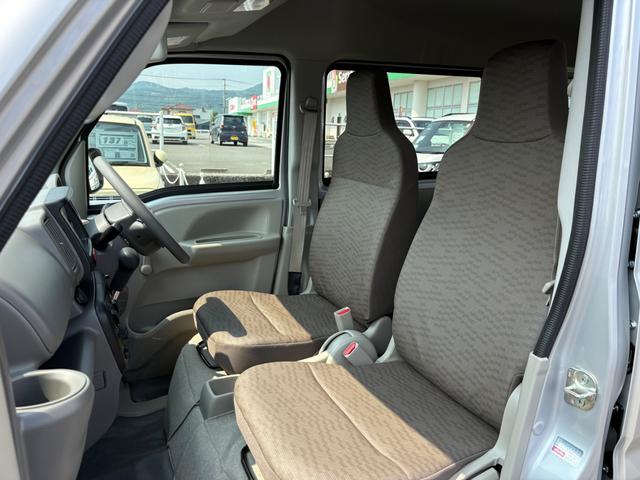 エブリイ ＰＡ　４ＷＤ　ＡＴ　クリアランスソナー　両側スライドドア　アイドリングストップ　オートライト　エアコン　パワーステアリング　運転席エアバッグ　助手席エアバッグ（31枚目）