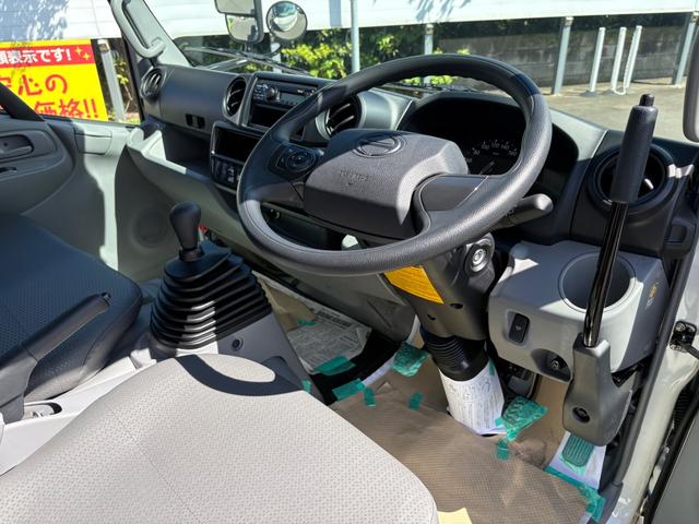 デュトロ 　３トンダンプ　水平ゲート　６ＭＴ　２ＷＤ　エンジンＮ０４Ｃ　４ナンバー　バックカメラ　ＥＳＣ　積載量３０００ｋｇ　荷台内寸長３０５幅１５９高３７　高床前８３後８７　タイヤ１９５／８５Ｒ１６（2枚目）