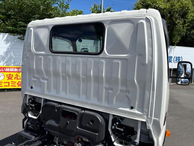 デュトロ 　３トンダンプ　水平ゲート　６ＭＴ　２ＷＤ　エンジンＮ０４Ｃ　４ナンバー　バックカメラ　ＥＳＣ　積載量３０００ｋｇ　荷台内寸長３０５幅１５９高３７　高床前８３後８７　タイヤ１９５／８５Ｒ１６（13枚目）