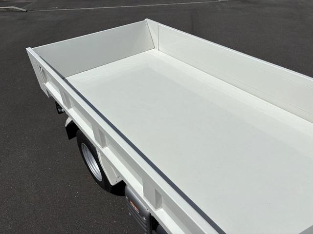 デュトロ 　３トンダンプ　水平ゲート　６ＭＴ　２ＷＤ　エンジンＮ０４Ｃ　４ナンバー　バックカメラ　ＥＳＣ　積載量３０００ｋｇ　荷台内寸長３０５幅１５９高３７　高床前８３後８７　タイヤ１９５／８５Ｒ１６（15枚目）
