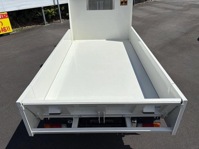 デュトロ 　３トンダンプ　水平ゲート　６ＭＴ　２ＷＤ　エンジンＮ０４Ｃ　４ナンバー　バックカメラ　ＥＳＣ　積載量３０００ｋｇ　荷台内寸長３０５幅１５９高３７　高床前８３後８７　タイヤ１９５／８５Ｒ１６（16枚目）