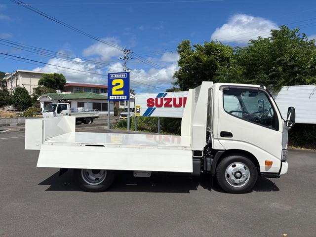デュトロ 　３トンダンプ　水平ゲート　６ＭＴ　２ＷＤ　エンジンＮ０４Ｃ　４ナンバー　バックカメラ　ＥＳＣ　積載量３０００ｋｇ　荷台内寸長３０５幅１５９高３７　高床前８３後８７　タイヤ１９５／８５Ｒ１６（19枚目）