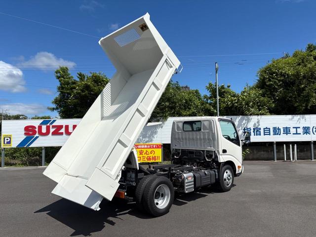 デュトロ 　３トンダンプ　水平ゲート　６ＭＴ　２ＷＤ　エンジンＮ０４Ｃ　４ナンバー　バックカメラ　ＥＳＣ　積載量３０００ｋｇ　荷台内寸長３０５幅１５９高３７　高床前８３後８７　タイヤ１９５／８５Ｒ１６（21枚目）