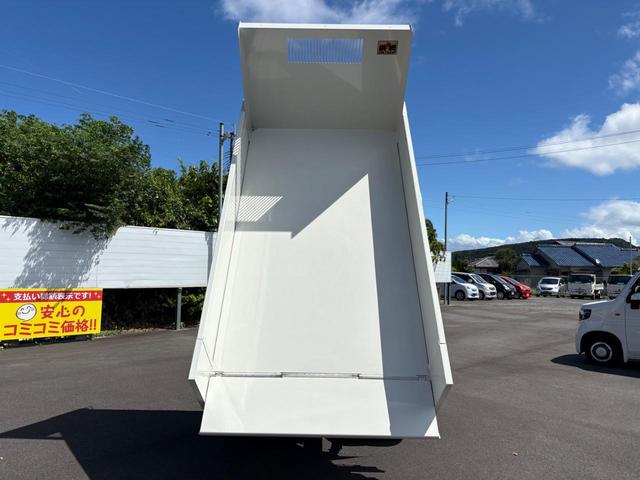 デュトロ 　３トンダンプ　水平ゲート　６ＭＴ　２ＷＤ　エンジンＮ０４Ｃ　４ナンバー　バックカメラ　ＥＳＣ　積載量３０００ｋｇ　荷台内寸長３０５幅１５９高３７　高床前８３後８７　タイヤ１９５／８５Ｒ１６（22枚目）