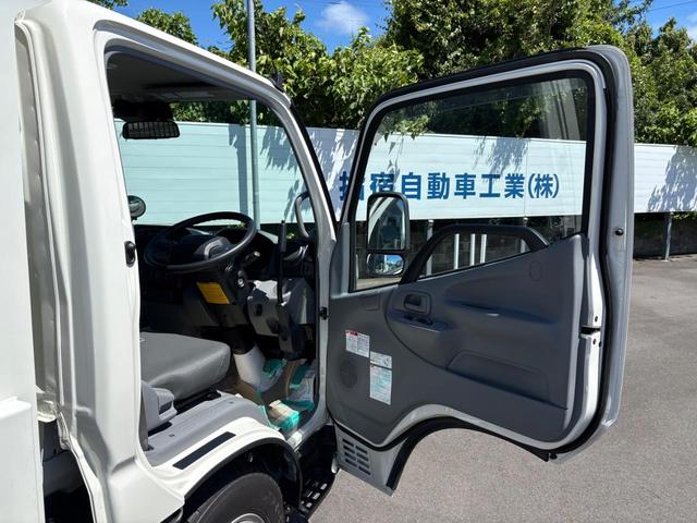 デュトロ 　３トンダンプ　水平ゲート　６ＭＴ　２ＷＤ　エンジンＮ０４Ｃ　４ナンバー　バックカメラ　ＥＳＣ　積載量３０００ｋｇ　荷台内寸長３０５幅１５９高３７　高床前８３後８７　タイヤ１９５／８５Ｒ１６（25枚目）