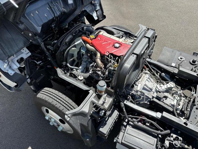 デュトロ 　３トンダンプ　水平ゲート　６ＭＴ　２ＷＤ　エンジンＮ０４Ｃ　４ナンバー　バックカメラ　ＥＳＣ　積載量３０００ｋｇ　荷台内寸長３０５幅１５９高３７　高床前８３後８７　タイヤ１９５／８５Ｒ１６（47枚目）