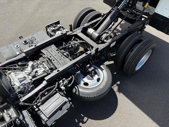 デュトロ 　３トンダンプ　水平ゲート　６ＭＴ　２ＷＤ　エンジンＮ０４Ｃ　４ナンバー　バックカメラ　ＥＳＣ　積載量３０００ｋｇ　荷台内寸長３０５幅１５９高３７　高床前８３後８７　タイヤ１９５／８５Ｒ１６（48枚目）