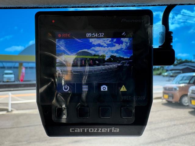 Ｎ－ＢＯＸカスタム Ｇ・Ｌパッケージ　ドライブレコーダー　バックカメラ　両側スライド・片側電動　ナビ　オートライト　ＨＩＤ　スマートキー　アイドリングストップ　電動格納ミラー　ベンチシート　ＣＶＴ　盗難防止システム　ＡＢＳ　ＥＳＣ　ＣＤ（22枚目）