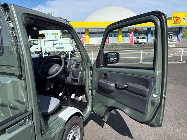 キャリイトラック ＫＣエアコン・パワステ農繁仕様　４ＷＤ　５ＭＴ　軽トラック　クリアランスソナー　キーレスエントリー　アイドリングストップ　オートライト　ＥＳＣ　エアコン　パワーウィンドウ　運転席エアバッグ　助手席エアバッグ（19枚目）
