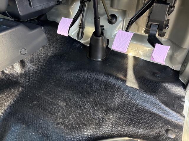 キャリイトラック ＫＣエアコン・パワステ農繁仕様　４ＷＤ　５ＭＴ　クリアランスソナー　キーレスエントリー　アイドリングストップ　オートライト　ＥＳＣ　エアコン　パワーウィンドウ　運転席エアバッグ　助手席エアバッグ（27枚目）