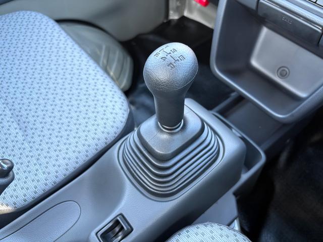 キャリイトラック ＫＣエアコン・パワステ農繁仕様　４ＷＤ　５ＭＴ　クリアランスソナー　キーレスエントリー　アイドリングストップ　オートライト　ＥＳＣ　エアコン　パワーウィンドウ　運転席エアバッグ　助手席エアバッグ（33枚目）