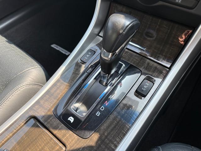 アコードハイブリッド ＬＸ　ハイブリッド　ＥＴＣ　バックカメラ　オートクルーズコントロール　オートライト　ＬＥＤヘッドランプ　パワーシート　スマートキー　電動格納ミラー　シートヒーター　ＣＶＴ　盗難防止システム　衝突安全ボディ（32枚目）