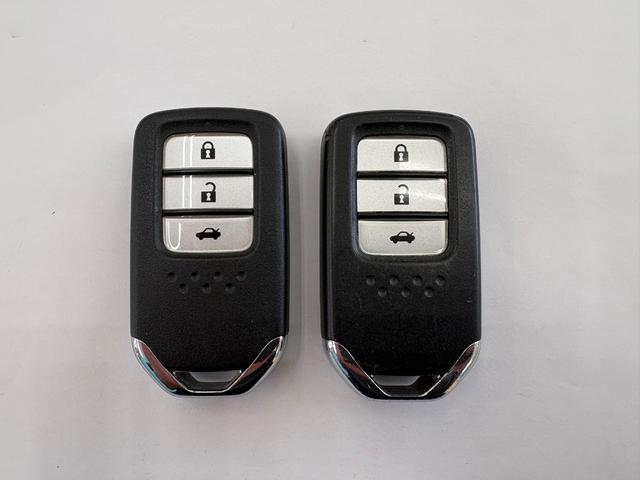 アコードハイブリッド ＬＸ　ハイブリッド　ＥＴＣ　バックカメラ　オートクルーズコントロール　オートライト　ＬＥＤヘッドランプ　パワーシート　スマートキー　電動格納ミラー　シートヒーター　ＣＶＴ　盗難防止システム　衝突安全ボディ（59枚目）
