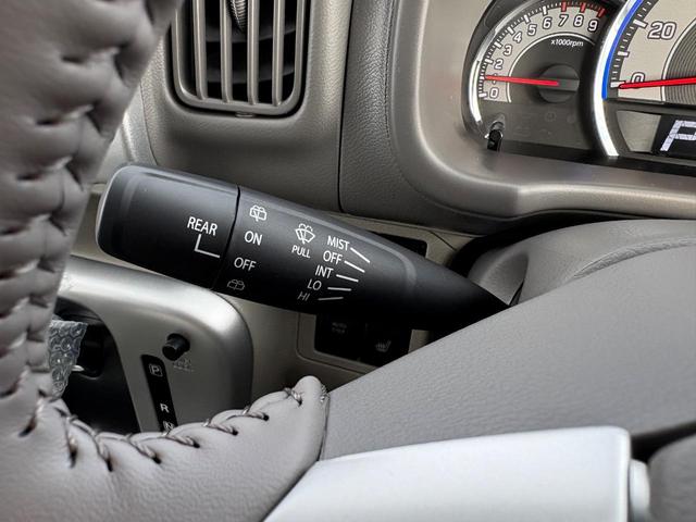 エブリイワゴン ＰＺターボスペシャル　４ＷＤ　ＣＶＴ　ハイルーフ　オートステップ　両側電動スライドドア　クリアランスソナー　レーンアシスト　オートライト　ＬＥＤヘッドランプ　スマートキー　電動格納ミラー　シートヒーター（17枚目）