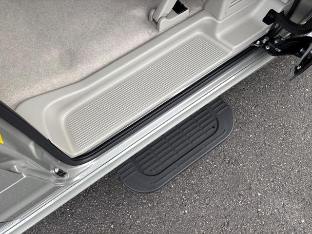 エブリイワゴン ＰＺターボスペシャル　４ＷＤ　ＣＶＴ　ハイルーフ　オートステップ　両側電動スライドドア　クリアランスソナー　レーンアシスト　オートライト　ＬＥＤヘッドランプ　スマートキー　電動格納ミラー　シートヒーター（34枚目）