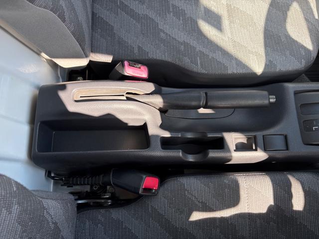 キャリイトラック ＫＣエアコン・パワステ　軽トラック　２ＷＤ　ＡＴ　三方開　エアコン　パワーステアリング（32枚目）