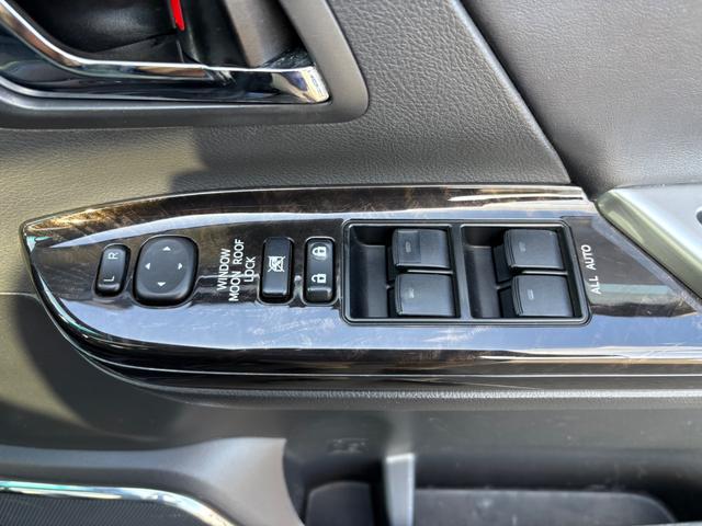 アルファードハイブリッド SR Cパッケージ 4WD ETC バックカメラ TV クリアランスソナー オートクルーズコントロール 両側電動スライドドア オートライト HID サンルーフ スマートキー 電動格納ミラー シートヒーター 後席モニター(13枚目)