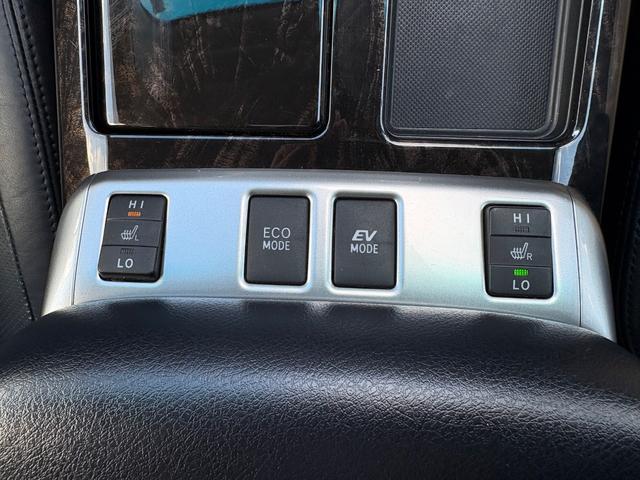 アルファードハイブリッド SR Cパッケージ 4WD ETC バックカメラ TV クリアランスソナー オートクルーズコントロール 両側電動スライドドア オートライト HID サンルーフ スマートキー 電動格納ミラー シートヒーター 後席モニター(32枚目)