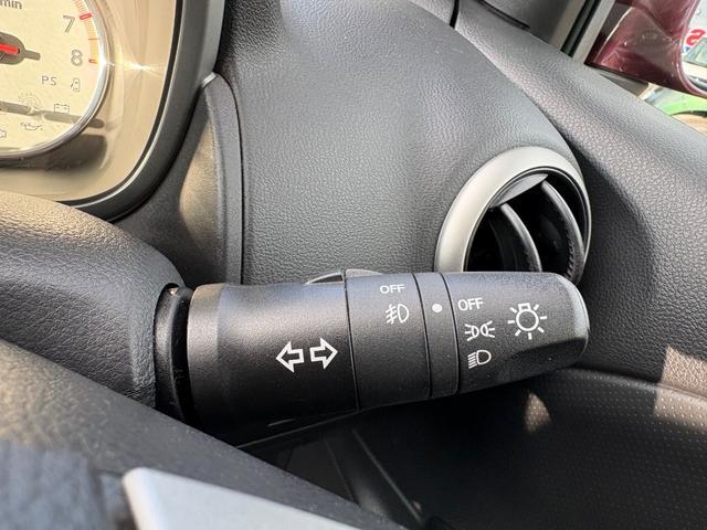 ノート １５Ｘ　ＳＶ　ＥＴＣ　バックカメラ　ナビ　ＴＶ　スマートキー　電動格納ミラー　ＣＶＴ　盗難防止システム　衝突安全ボディ　ＡＢＳ　ＣＤ　ＤＶＤ再生　Ｂｌｕｅｔｏｏｔｈ　エアコン　パワーステアリング　ＭＰ３１１Ｄ－Ａ（17枚目）