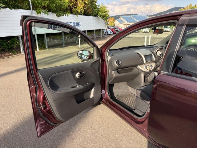 ノート １５Ｘ　ＳＶ　ＥＴＣ　バックカメラ　ナビ　ＴＶ　スマートキー　電動格納ミラー　ＣＶＴ　盗難防止システム　衝突安全ボディ　ＡＢＳ　ＣＤ　ＤＶＤ再生　Ｂｌｕｅｔｏｏｔｈ　エアコン　パワーステアリング　ＭＰ３１１Ｄ－Ａ（28枚目）