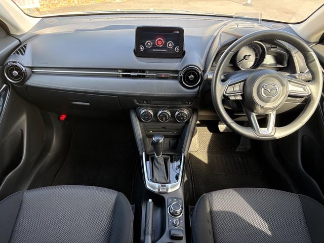 デミオ １３Ｓツーリング　ドライブレコーダー　バックカメラ　ナビ　ＴＶ　衝突被害軽減システム　アルミホイール　オートライト　ＬＥＤヘッドランプ　スマートキー　アイドリングストップ　電動格納ミラー　シートヒーター　ＡＴ（2枚目）