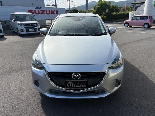 デミオ １３Ｓツーリング　ドライブレコーダー　バックカメラ　ナビ　ＴＶ　衝突被害軽減システム　アルミホイール　オートライト　ＬＥＤヘッドランプ　スマートキー　アイドリングストップ　電動格納ミラー　シートヒーター　ＡＴ（4枚目）