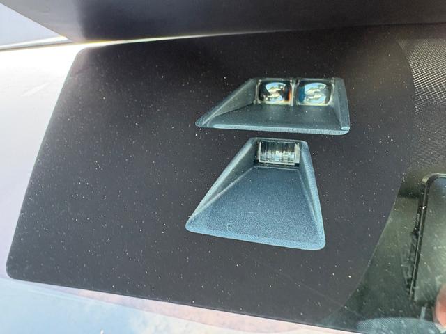 デミオ １３Ｓツーリング　ドライブレコーダー　バックカメラ　ナビ　ＴＶ　衝突被害軽減システム　アルミホイール　オートライト　ＬＥＤヘッドランプ　スマートキー　アイドリングストップ　電動格納ミラー　シートヒーター　ＡＴ（11枚目）