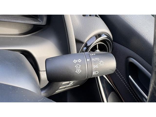 デミオ １３Ｓツーリング　ドライブレコーダー　バックカメラ　ナビ　ＴＶ　衝突被害軽減システム　アルミホイール　オートライト　ＬＥＤヘッドランプ　スマートキー　アイドリングストップ　電動格納ミラー　シートヒーター　ＡＴ（17枚目）