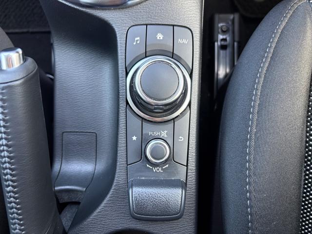 デミオ １３Ｓツーリング　ドライブレコーダー　バックカメラ　ナビ　ＴＶ　衝突被害軽減システム　アルミホイール　オートライト　ＬＥＤヘッドランプ　スマートキー　アイドリングストップ　電動格納ミラー　シートヒーター　ＡＴ（29枚目）