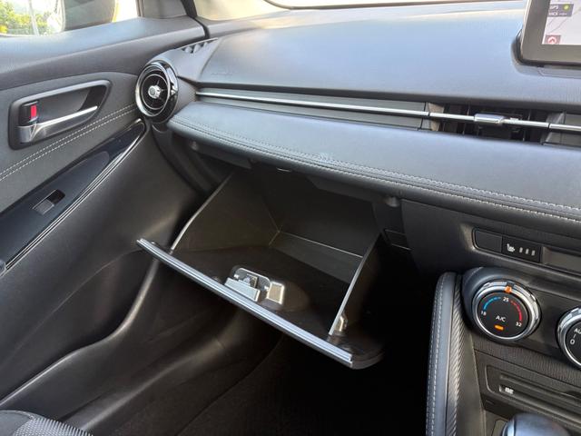 デミオ １３Ｓツーリング　ドライブレコーダー　バックカメラ　ナビ　ＴＶ　衝突被害軽減システム　アルミホイール　オートライト　ＬＥＤヘッドランプ　スマートキー　アイドリングストップ　電動格納ミラー　シートヒーター　ＡＴ（32枚目）